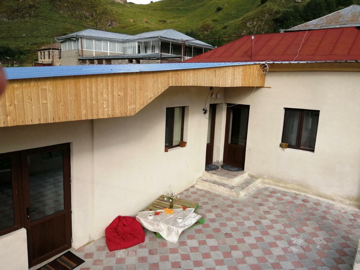 Guesthouse And Cottage Nicolo 카즈베기 외부 사진